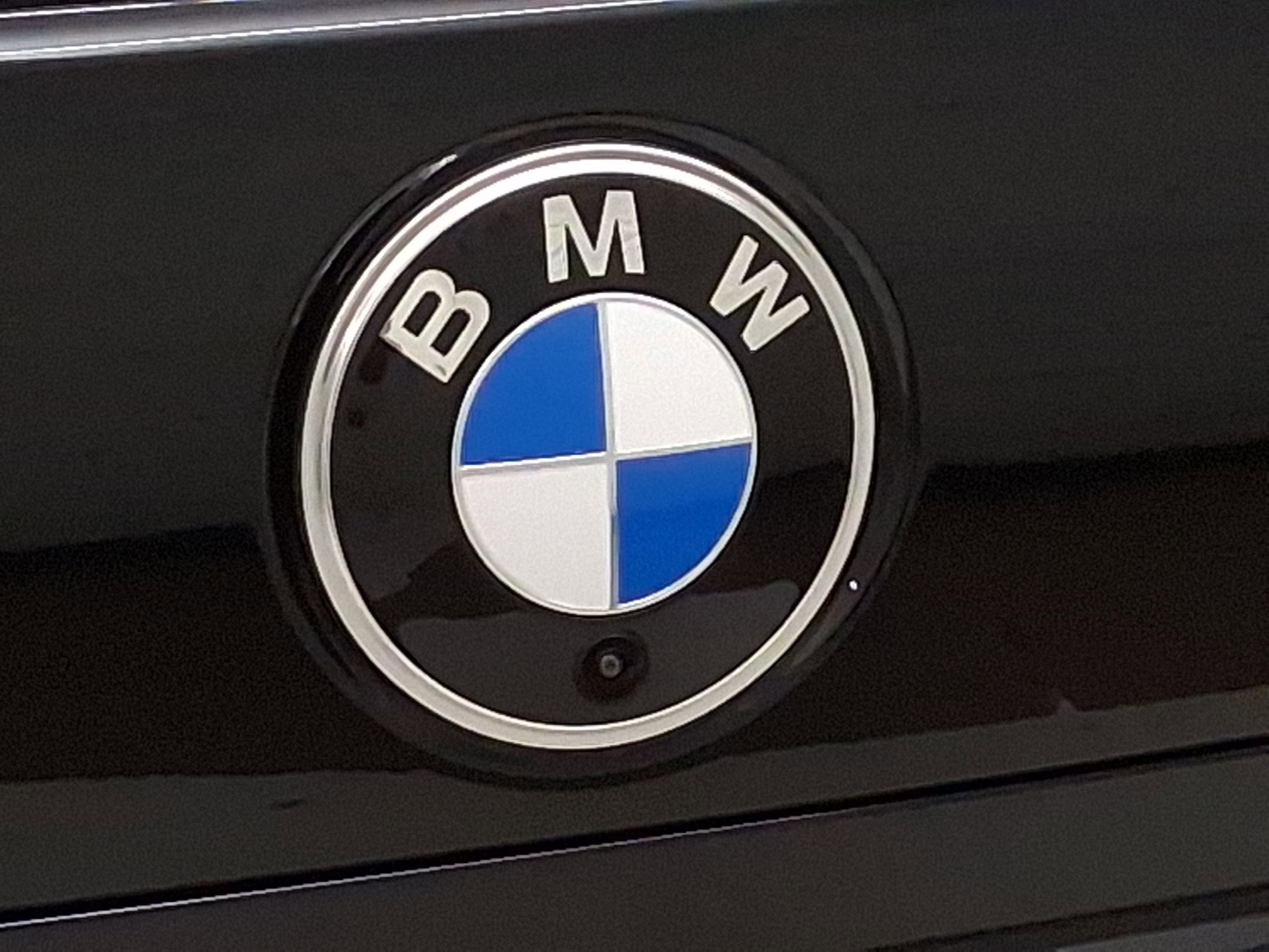 New 2026 BMW 740i w/ Premium Package image 18