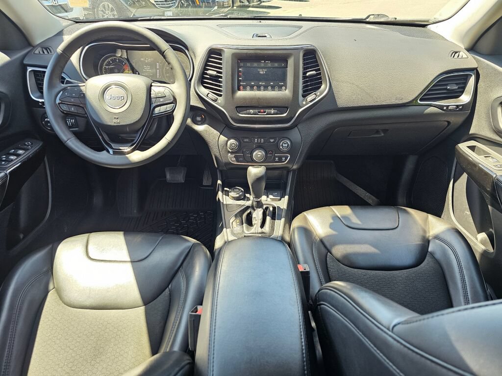 Used 2021 Jeep Cherokee Latitude Plus AWD/4WD image 9