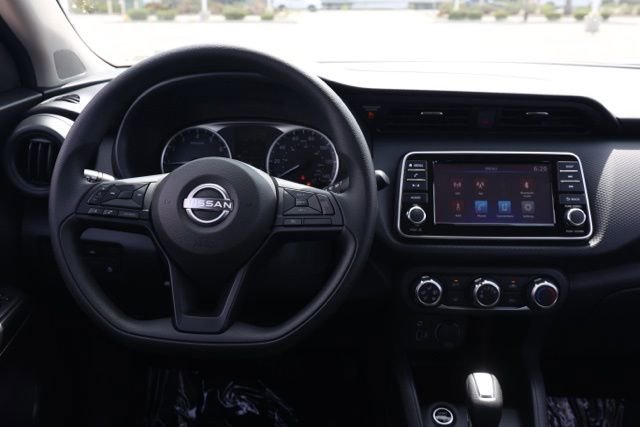 New 2025 Nissan Kicks Play S image 22