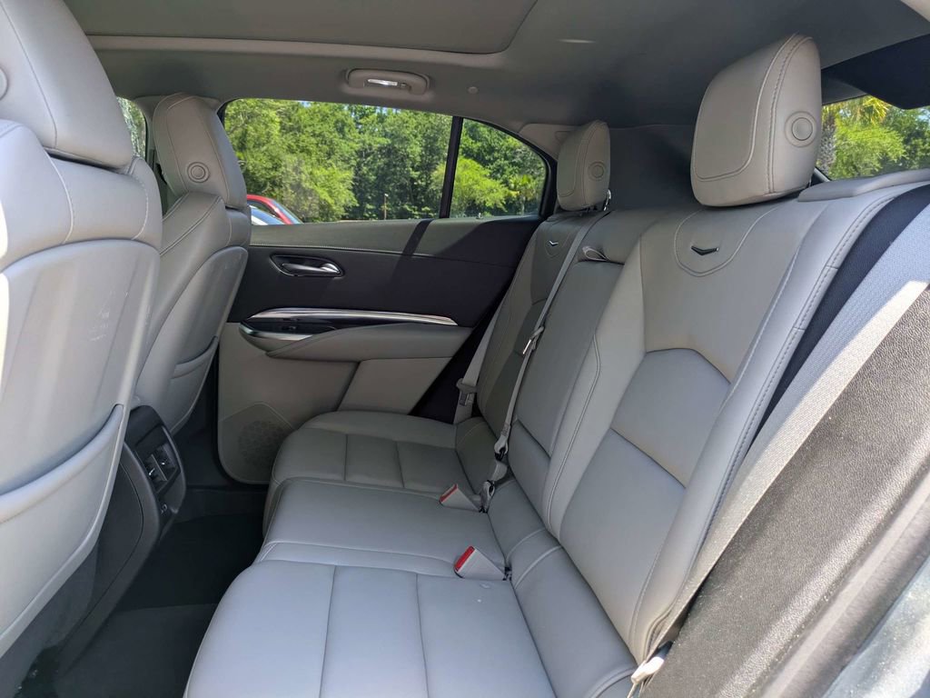 Certified 2023 Cadillac XT4 Luxury w/ Cold Weather Package FWD image 16