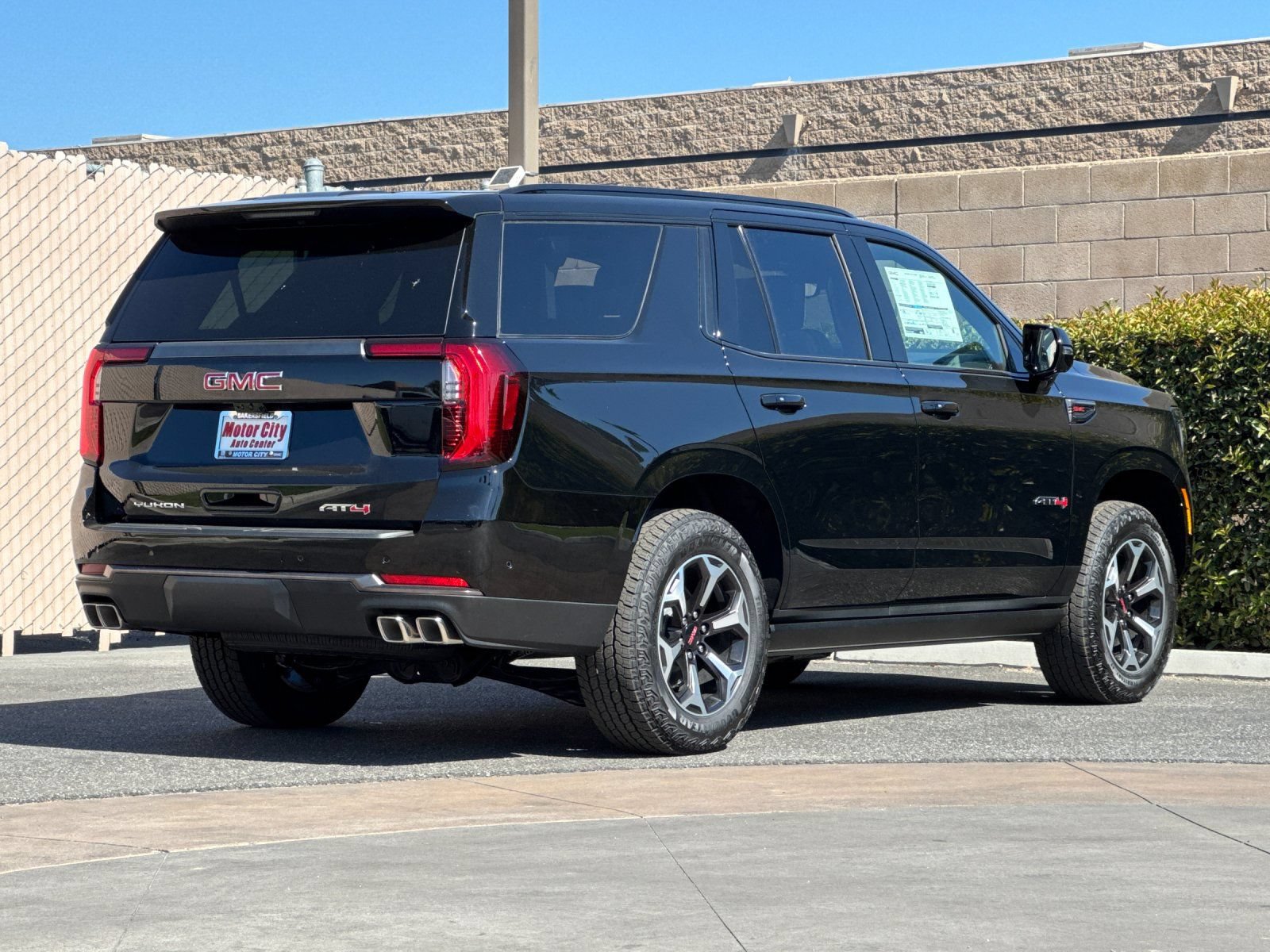 New 2026 GMC Yukon AT4 Ultimate AWD/4WD image 4