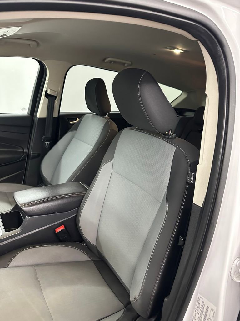 Used 2018 Ford Escape SE w/ SE Sync 3 Package AWD/4WD image 11