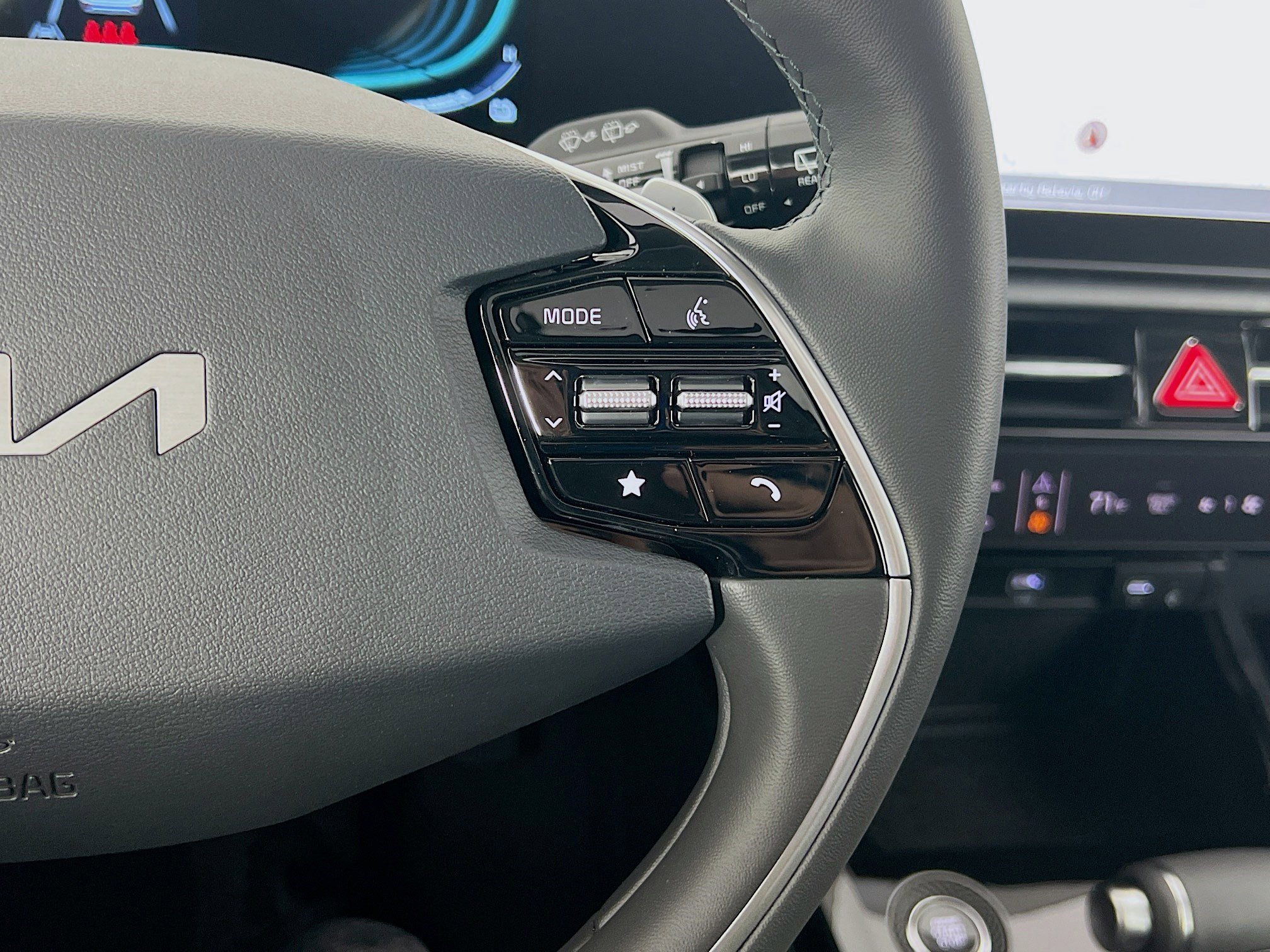 New 2025 Kia Niro SX image 16