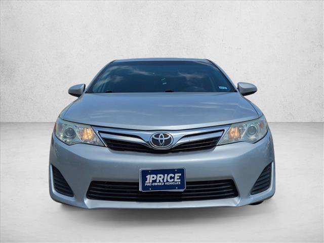 Used 2014 Toyota Camry SE FWD image 2