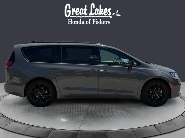 Used 2025 Chrysler Pacifica Limited FWD image 6