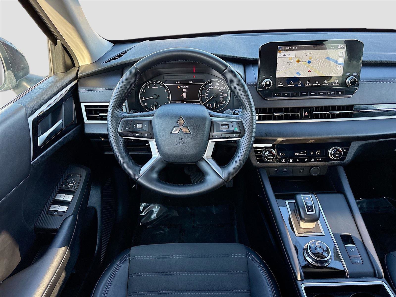 Used 2024 Mitsubishi Outlander SE image 26