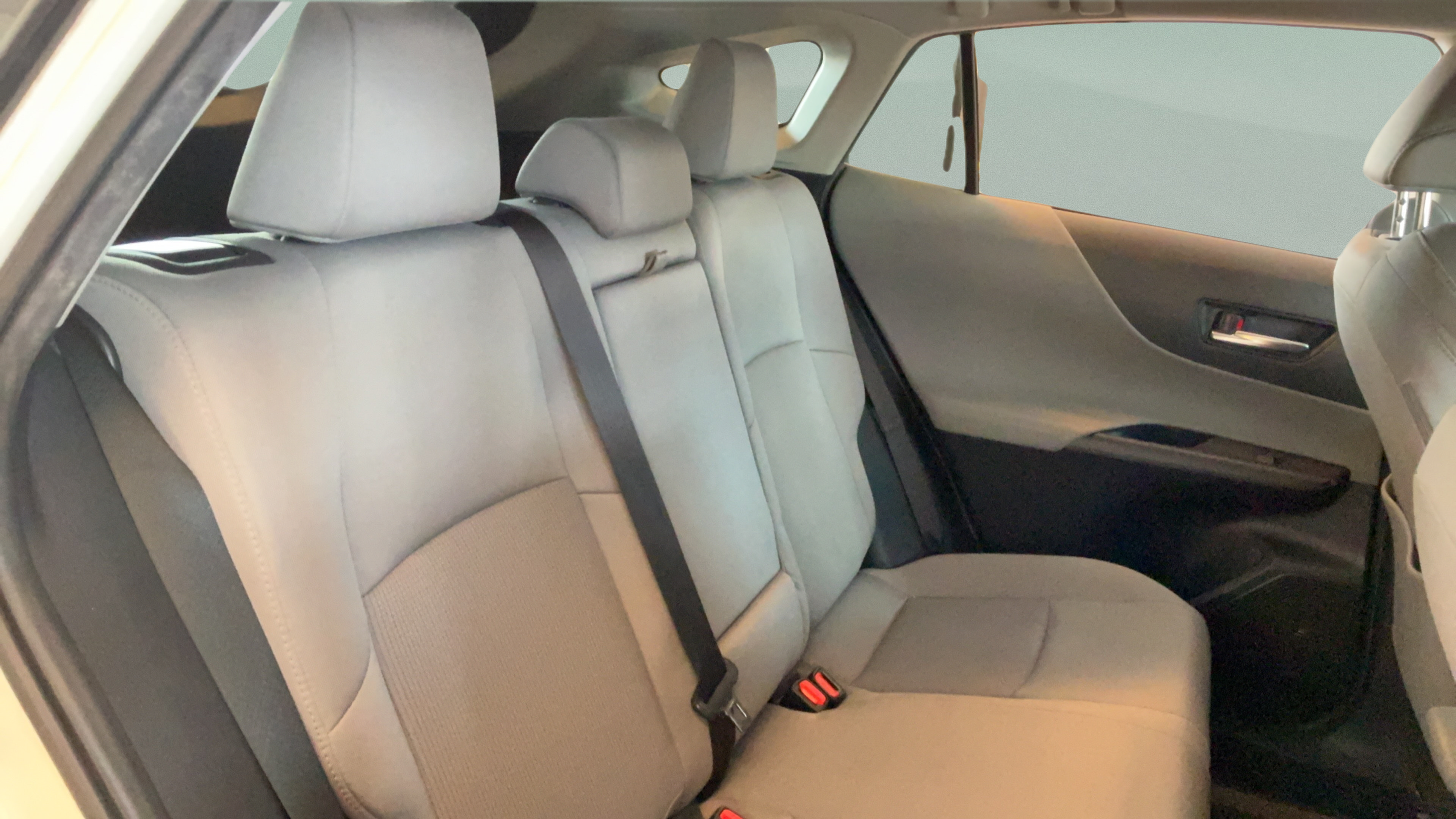 Used 2021 Toyota Venza LE AWD/4WD image 32