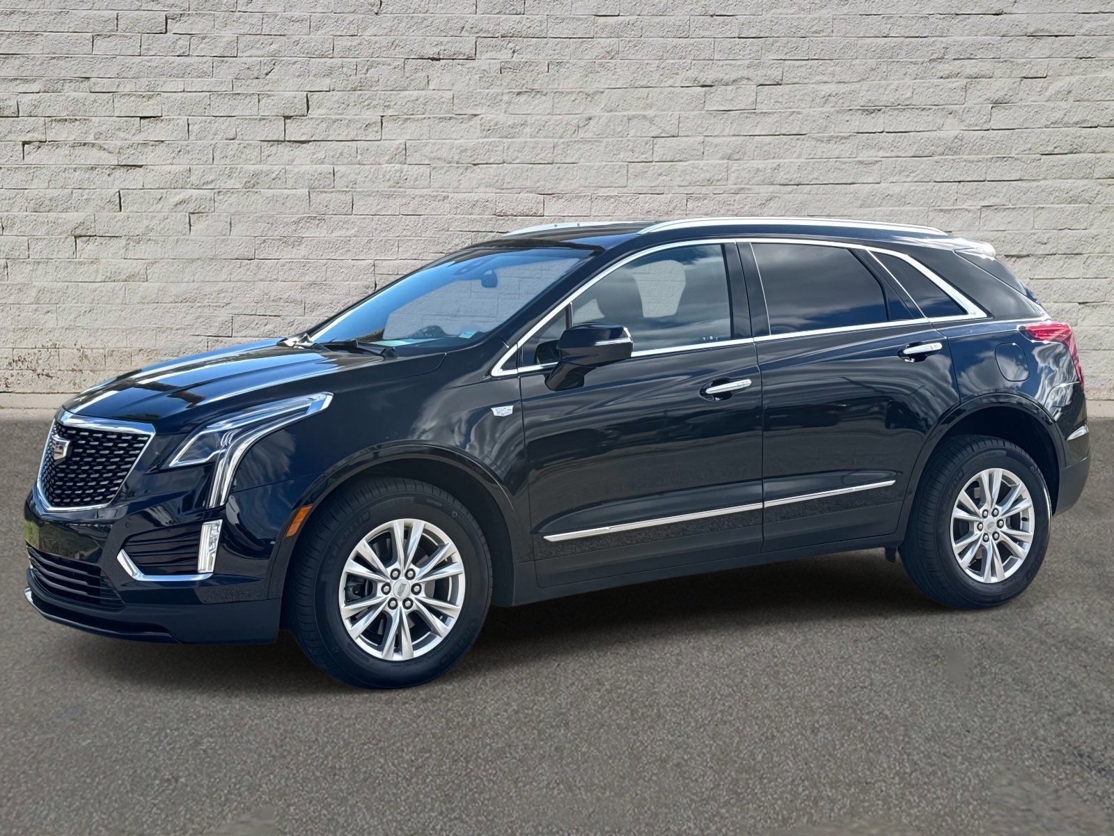 Certified 2023 Cadillac XT5 Luxury image 1