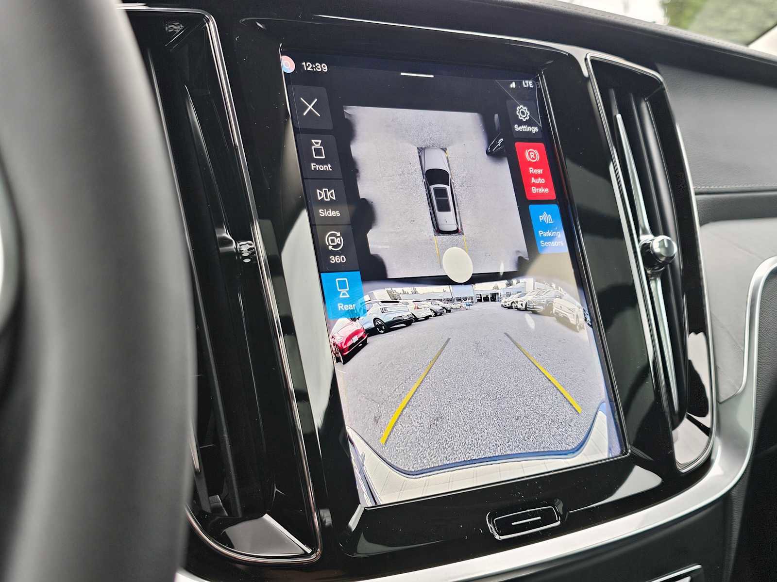 New 2026 Volvo V60 B5 Cross Country Ultra w/ Climate Package image 23