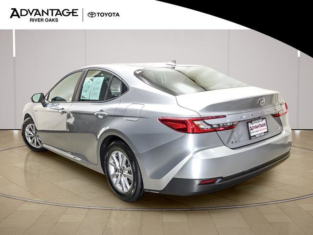 Used 2025 Toyota Camry LE FWD image 5