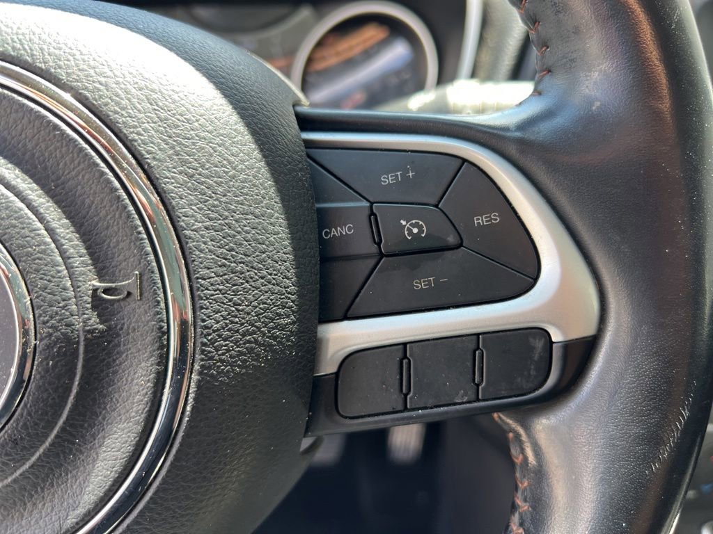 Used 2019 Jeep Compass Latitude w/ Cold Weather Group AWD/4WD image 14