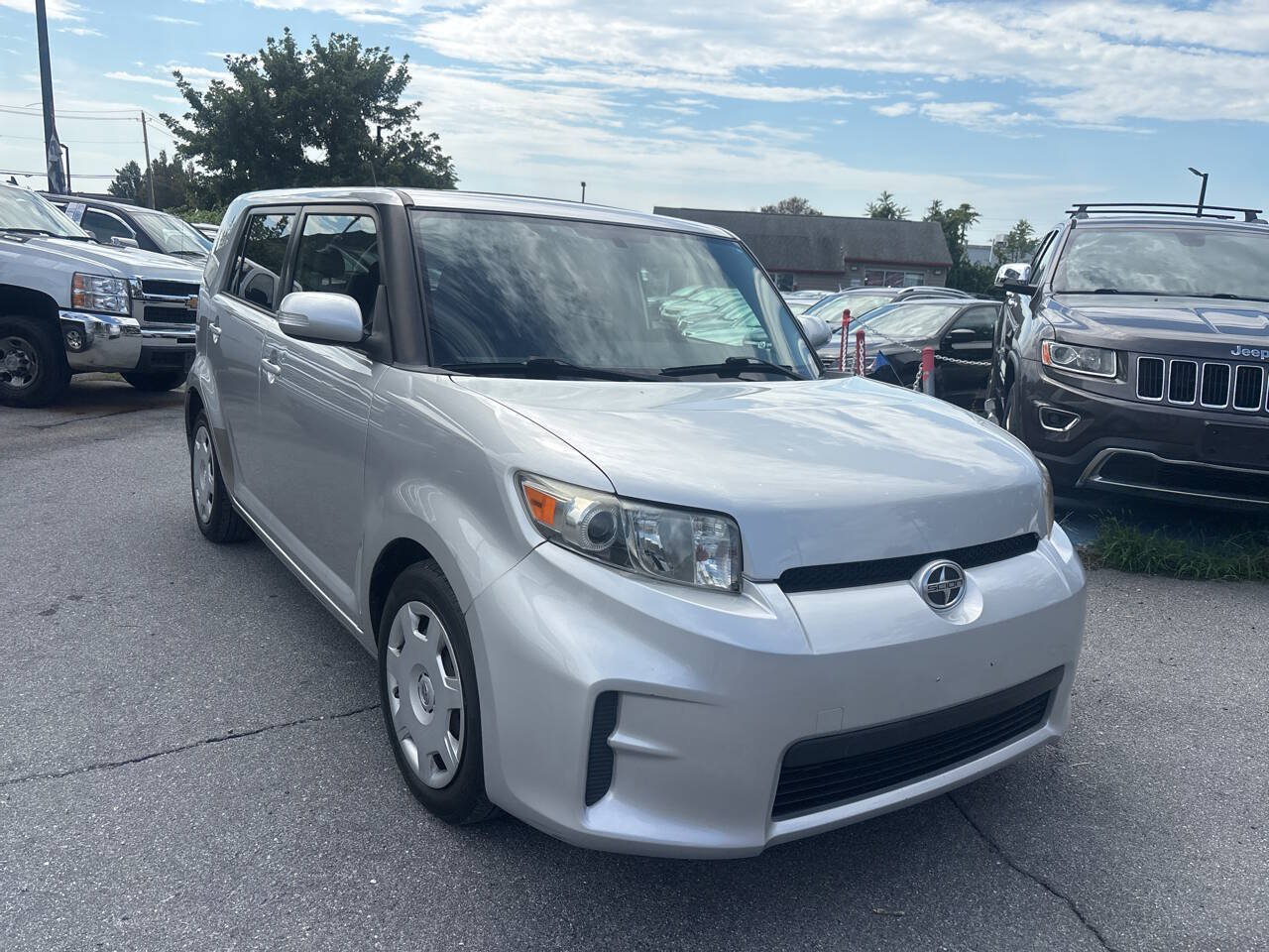 Used 2011 Scion xB FWD image 4