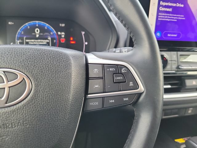 Used 2025 Toyota Grand Highlander AWD image 16
