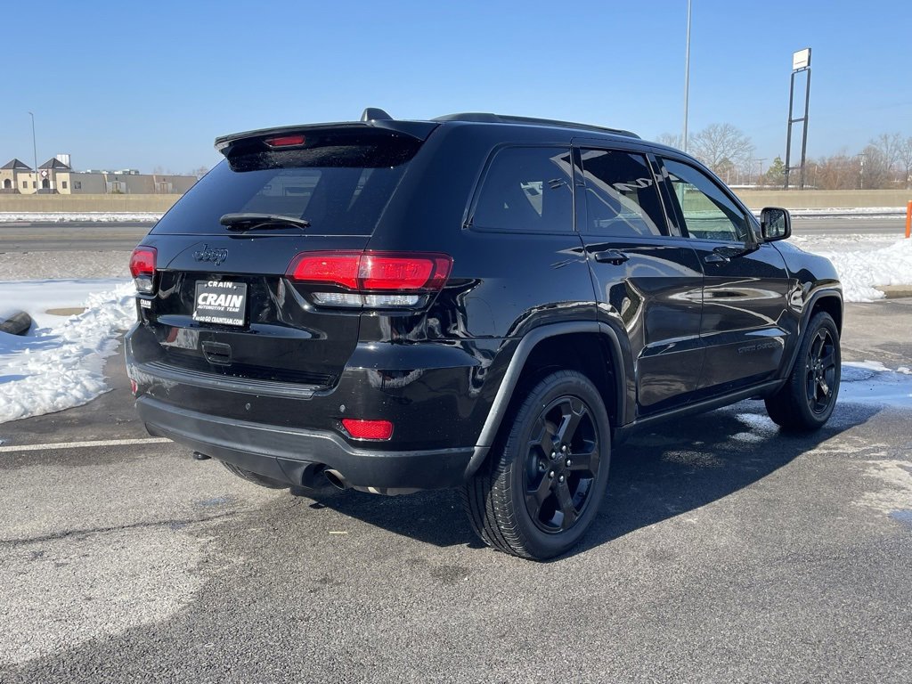 Used 2018 Jeep Grand Cherokee Laredo image 6