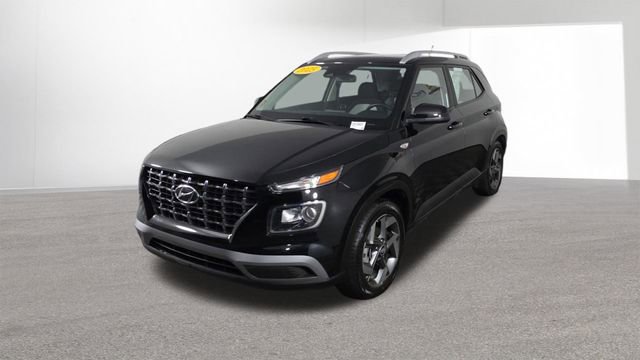 Used 2025 Hyundai Venue SEL image 4