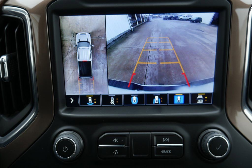 Used 2023 Chevrolet Silverado 2500 High Country w/ Technology Package image 18