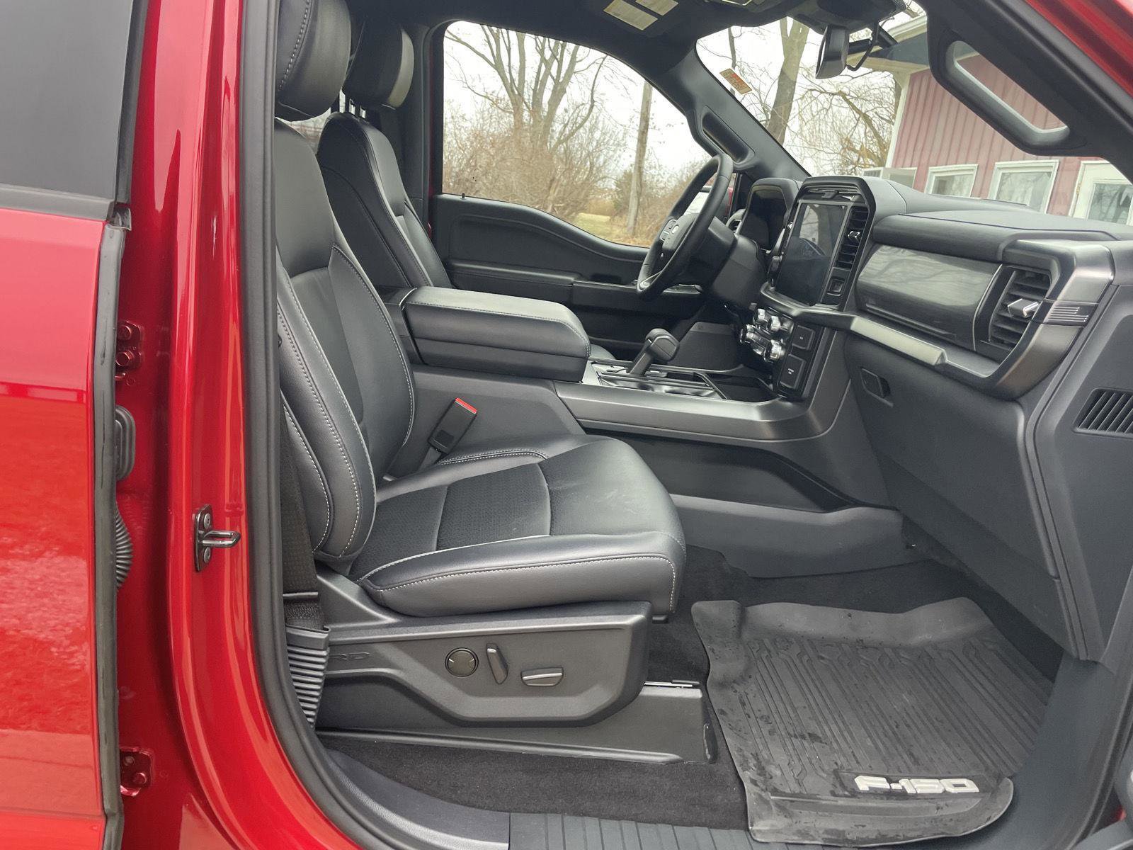 Used 2025 Ford F150 Lariat w/ Equipment Group 501A Mid image 32