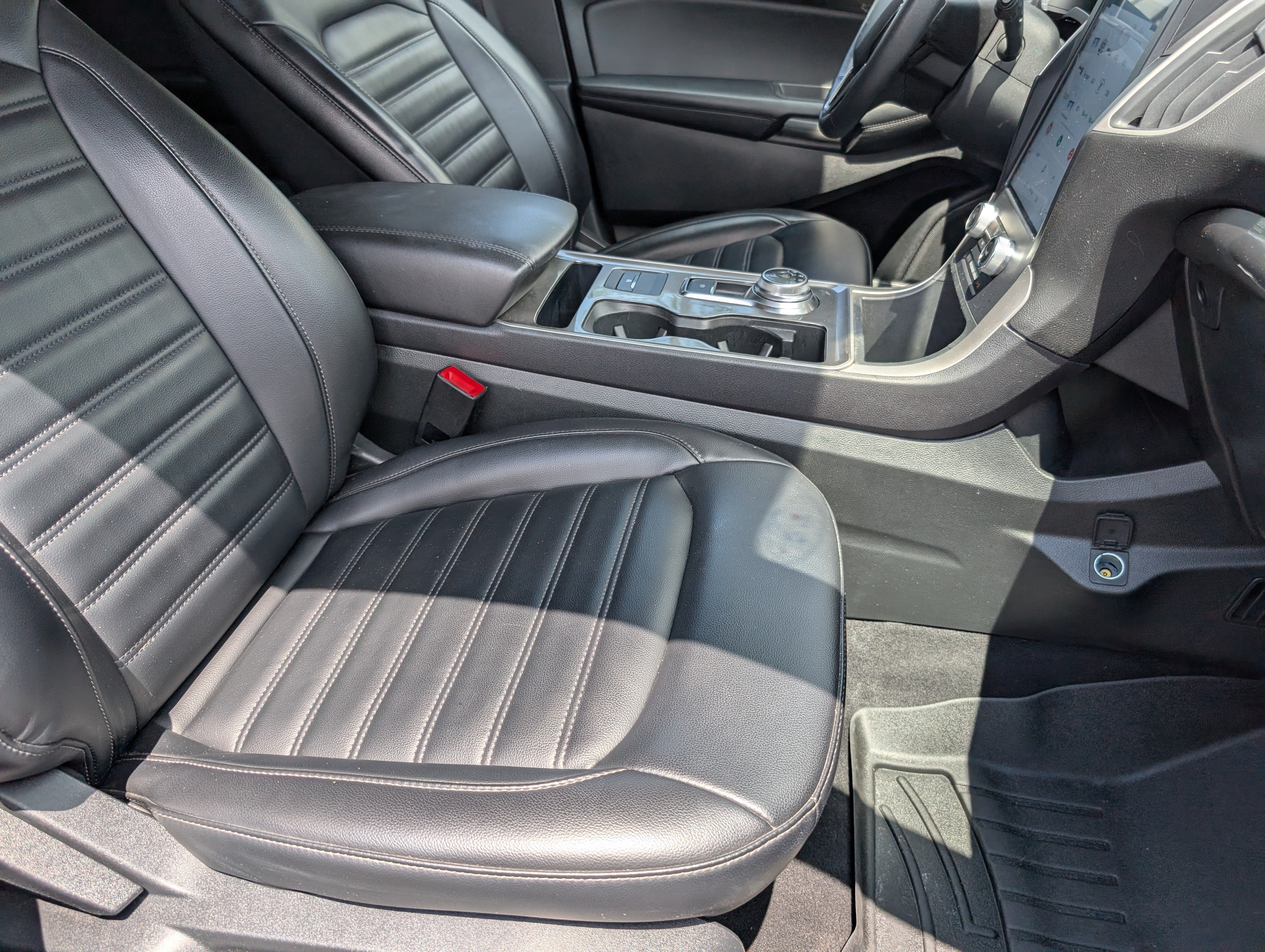 Used 2024 Ford Edge SEL AWD/4WD image 29