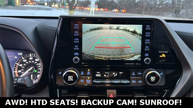 Used 2022 Toyota Highlander XLE image 18