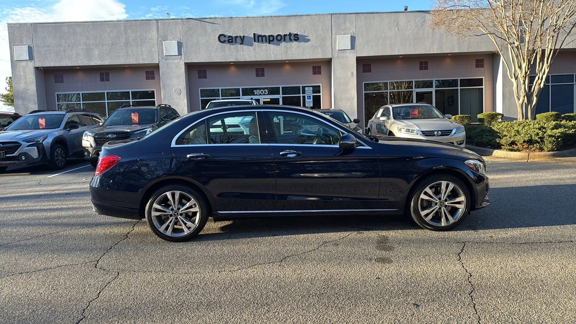Used 2018 Mercedes-Benz C 300 4MATIC Sedan image 4