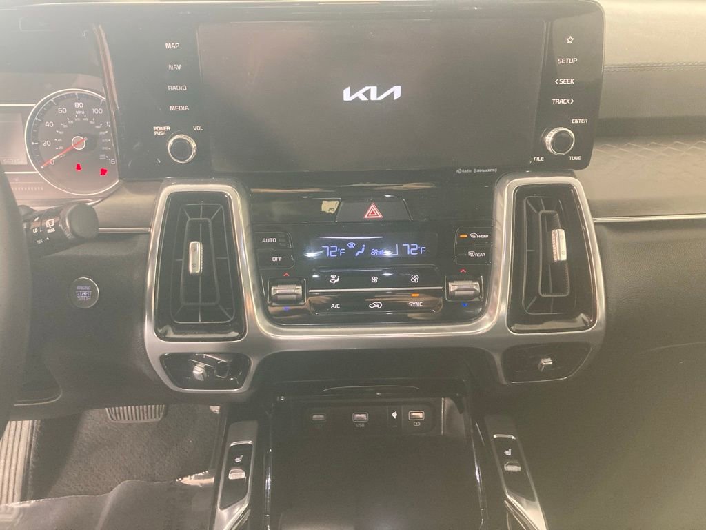 Certified 2022 Kia Sorento SX image 2