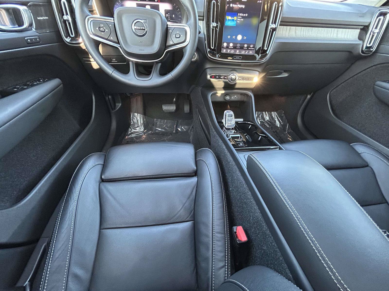 Certified 2023 Volvo XC40 B4 Ultimate FWD image 17