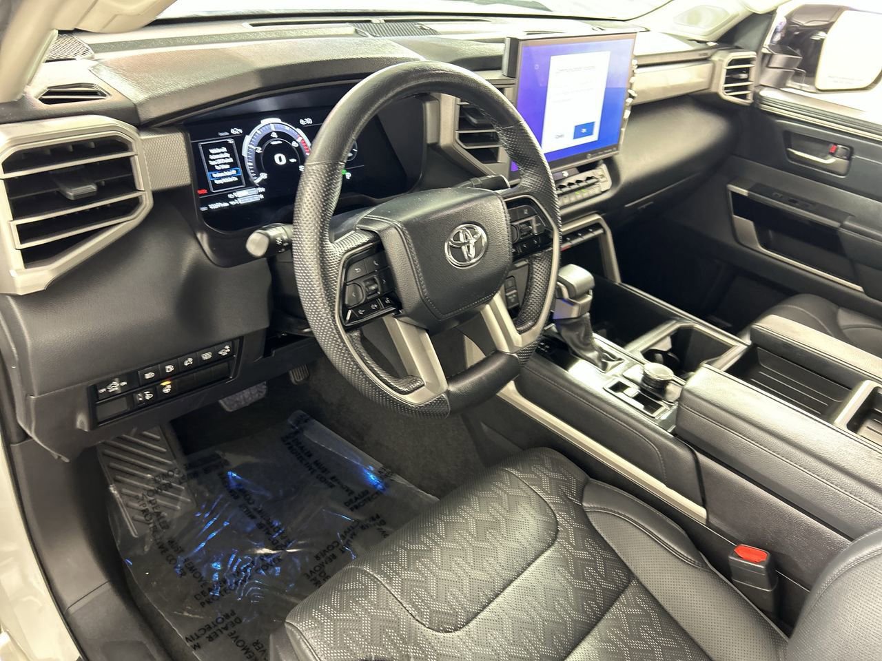 Used 2024 Toyota Tundra Limited AWD/4WD image 11