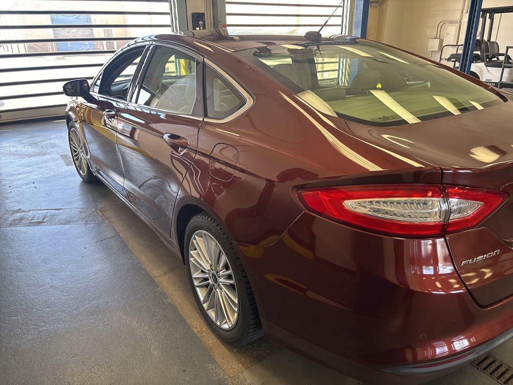 Used 2016 Ford Fusion SE w/ Equipment Group 202A FWD image 6