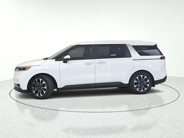 Used 2024 Kia Carnival EX FWD image 2