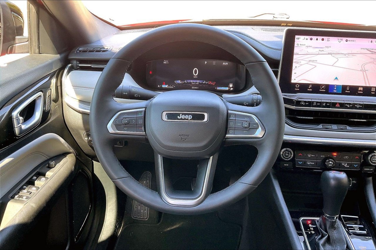 Certified 2024 Jeep Compass Limited w/ Elite Group AWD/4WD image 9
