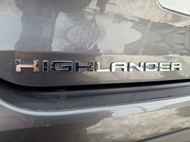 Used 2024 Toyota Highlander XLE image 33