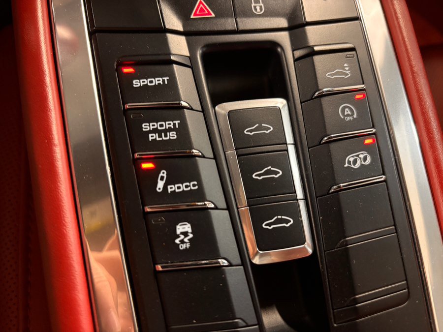 Used 2014 Porsche 911 Carrera 4S image 31