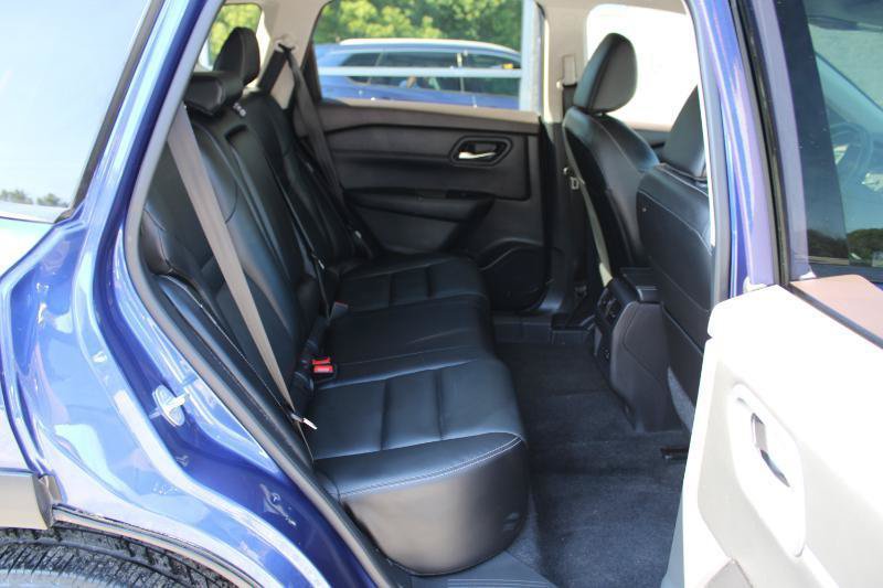 Used 2023 Nissan Rogue SL AWD/4WD image 12