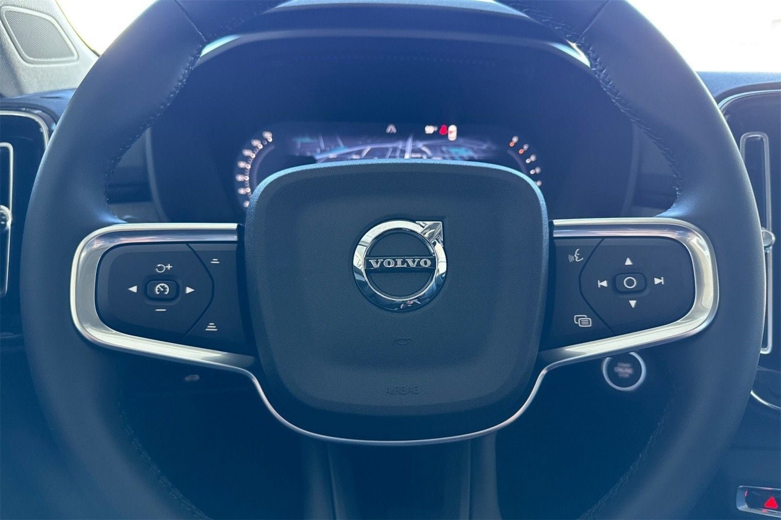 New 2026 Volvo XC40 B5 Ultra w/ Climate Package AWD/4WD image 25
