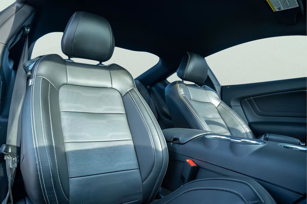 Used 2018 Ford Mustang GT Premium w/ Equipment Group 401A image 39