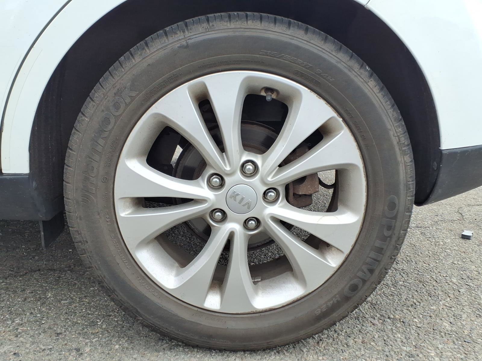 Used 2016 Kia Soul + FWD image 9