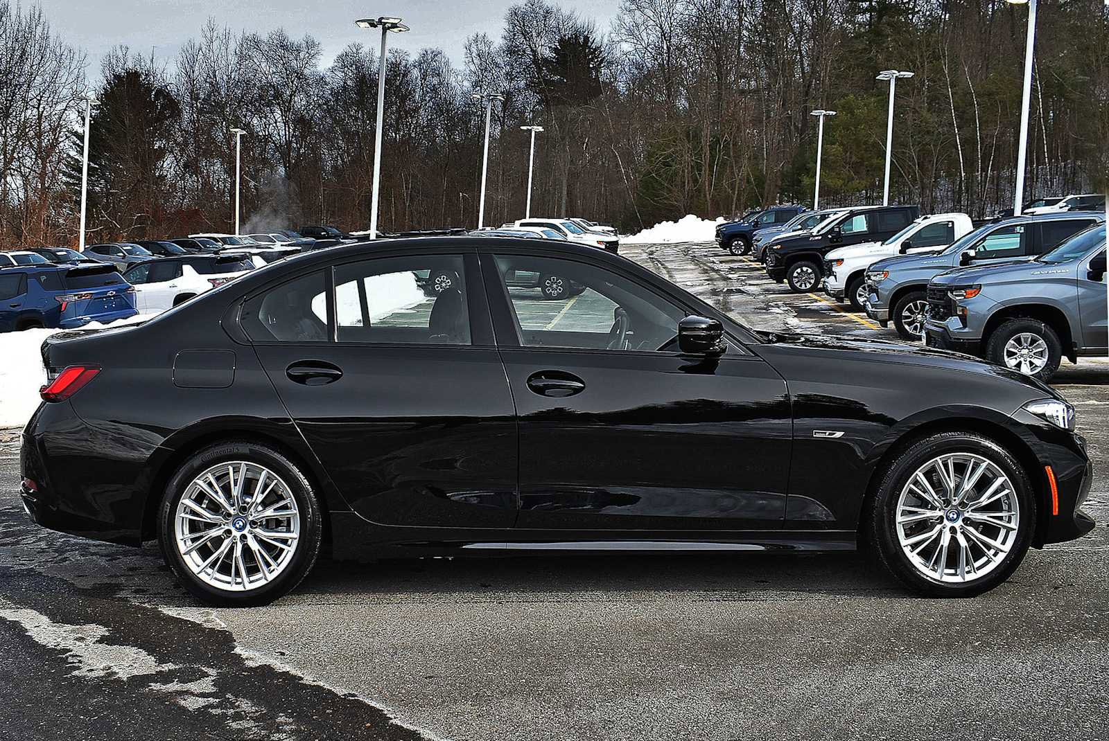 Used 2023 BMW 330e xDrive w/ Premium Package image 7