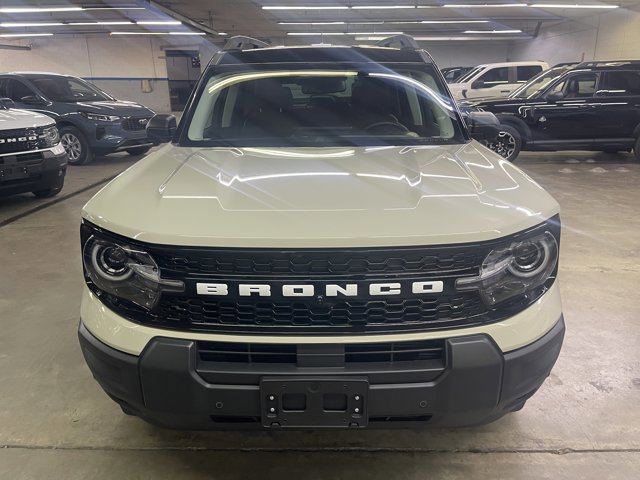 Certified 2025 Ford Bronco Sport Outer Banks w/ Outer Banks Tech Package+ AWD/4WD image 2