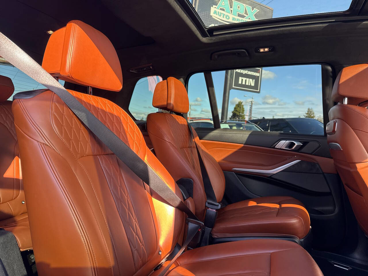 Used 2024 BMW X7 M60i w/ Executive Package image 30