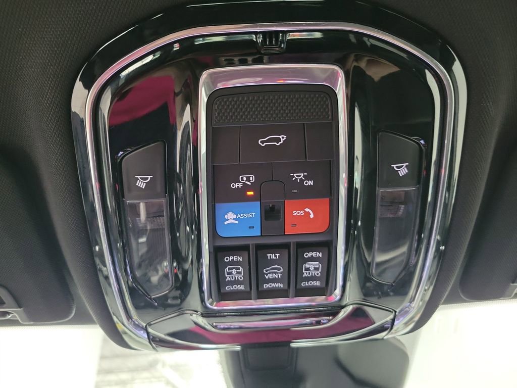 Used 2022 Jeep Grand Cherokee Overland w/ Advanced Protech Group III AWD/4WD image 54