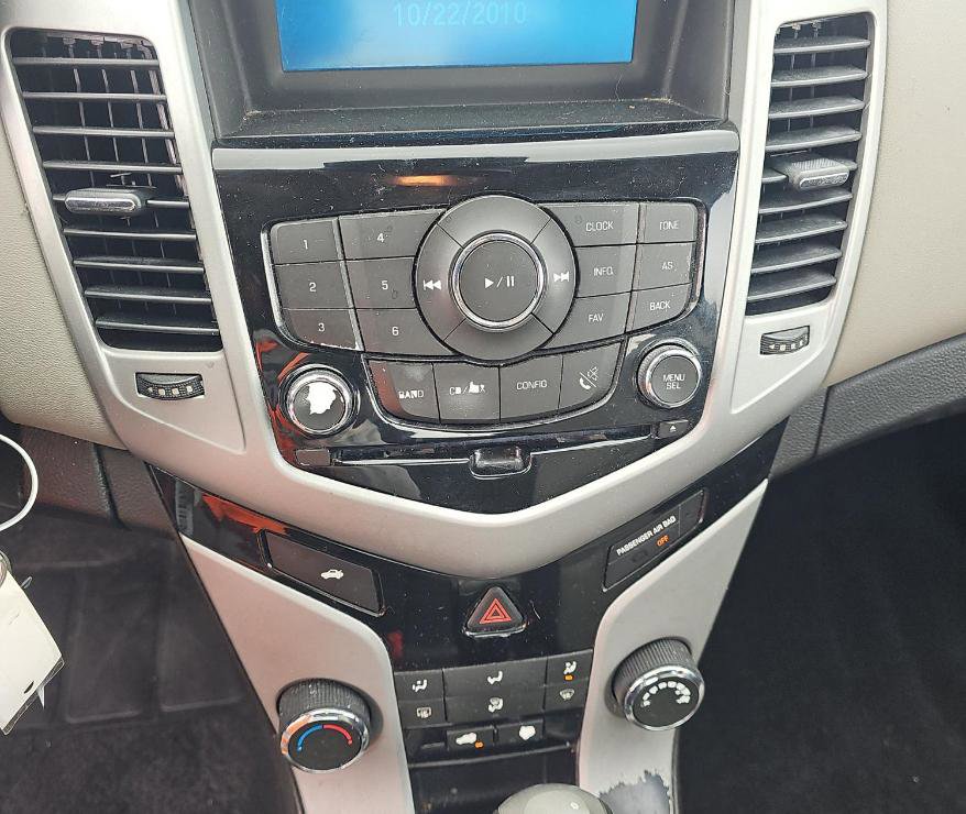 Used 2016 Chevrolet Cruze LS FWD image 14