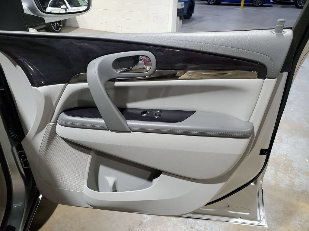 Used 2015 Buick Enclave Leather FWD image 15