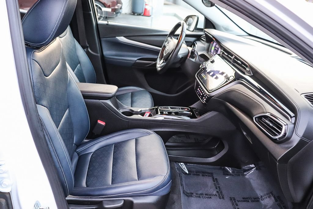 Used 2022 Chevrolet Bolt EUV LT w/ Convenience Package FWD image 10