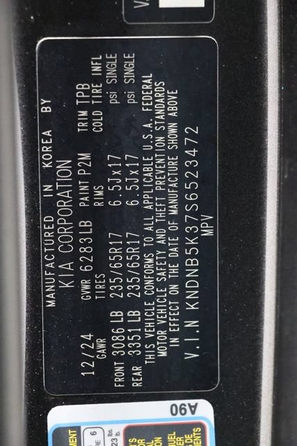 Used 2025 Kia Carnival FWD image 40