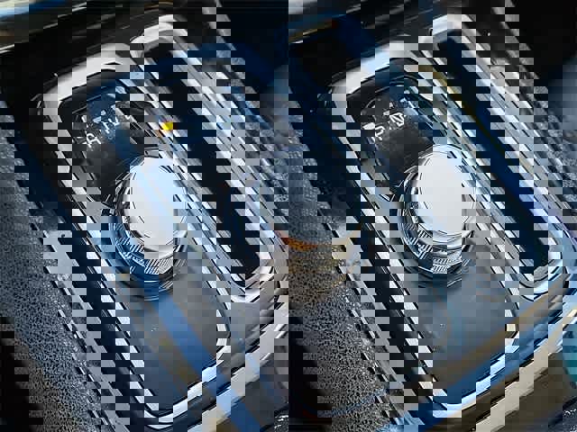 Used 2023 Chrysler 300 Touring w/ Sport Appearance Package image 21