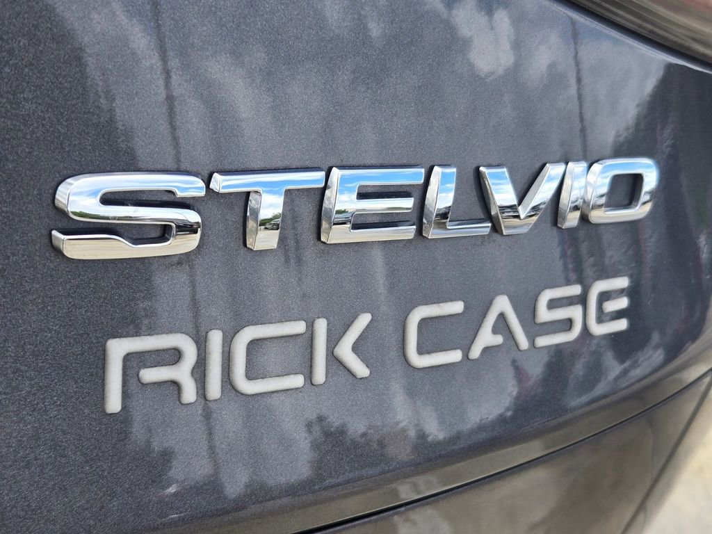 Used 2024 Alfa Romeo Stelvio Sprint RWD image 14