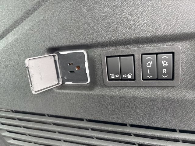New 2026 Chevrolet Suburban Premier AWD/4WD image 44
