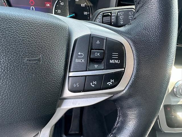 Used 2022 Ford Explorer XLT image 19