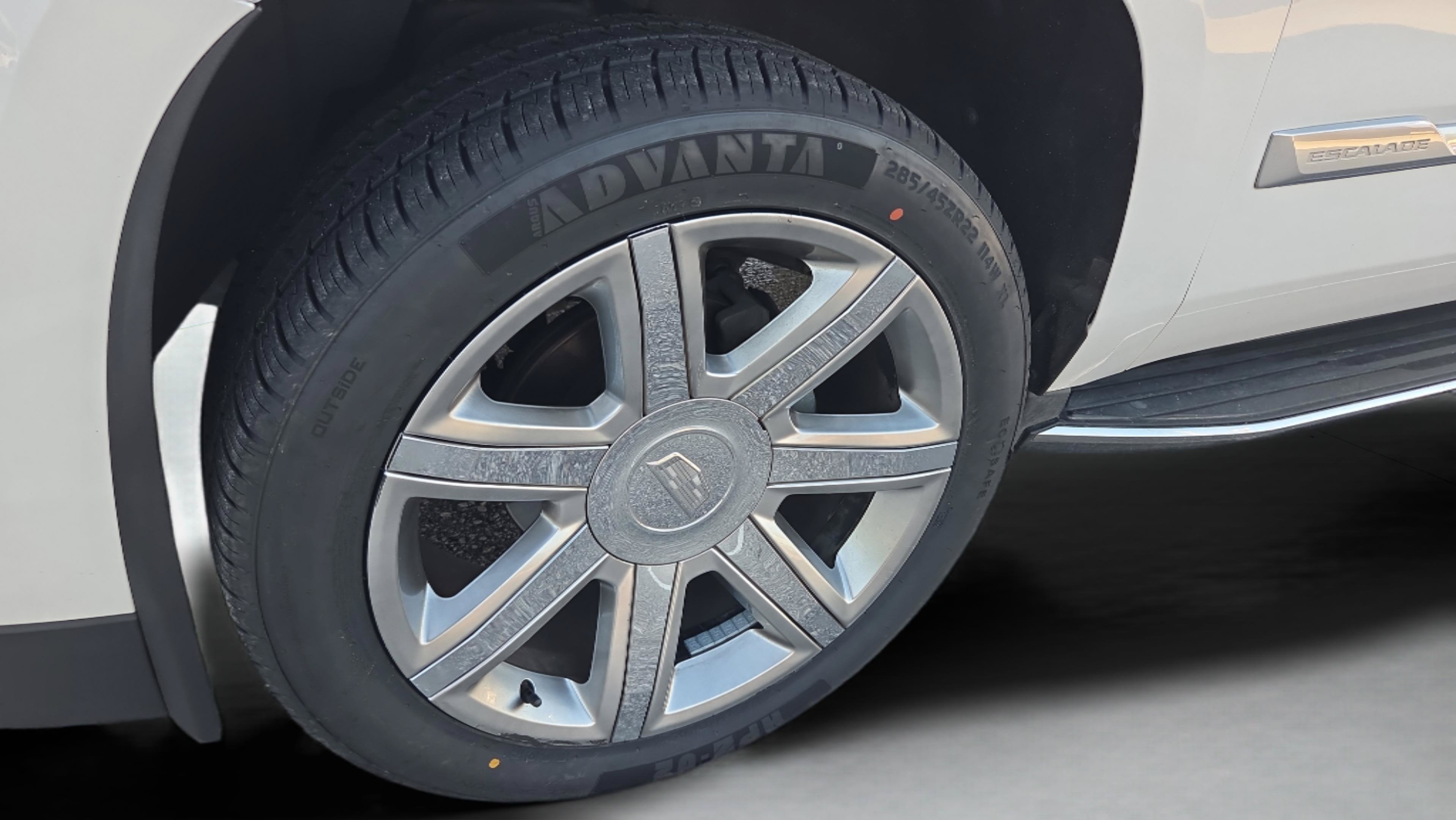 Used 2019 Cadillac Escalade Luxury RWD image 31