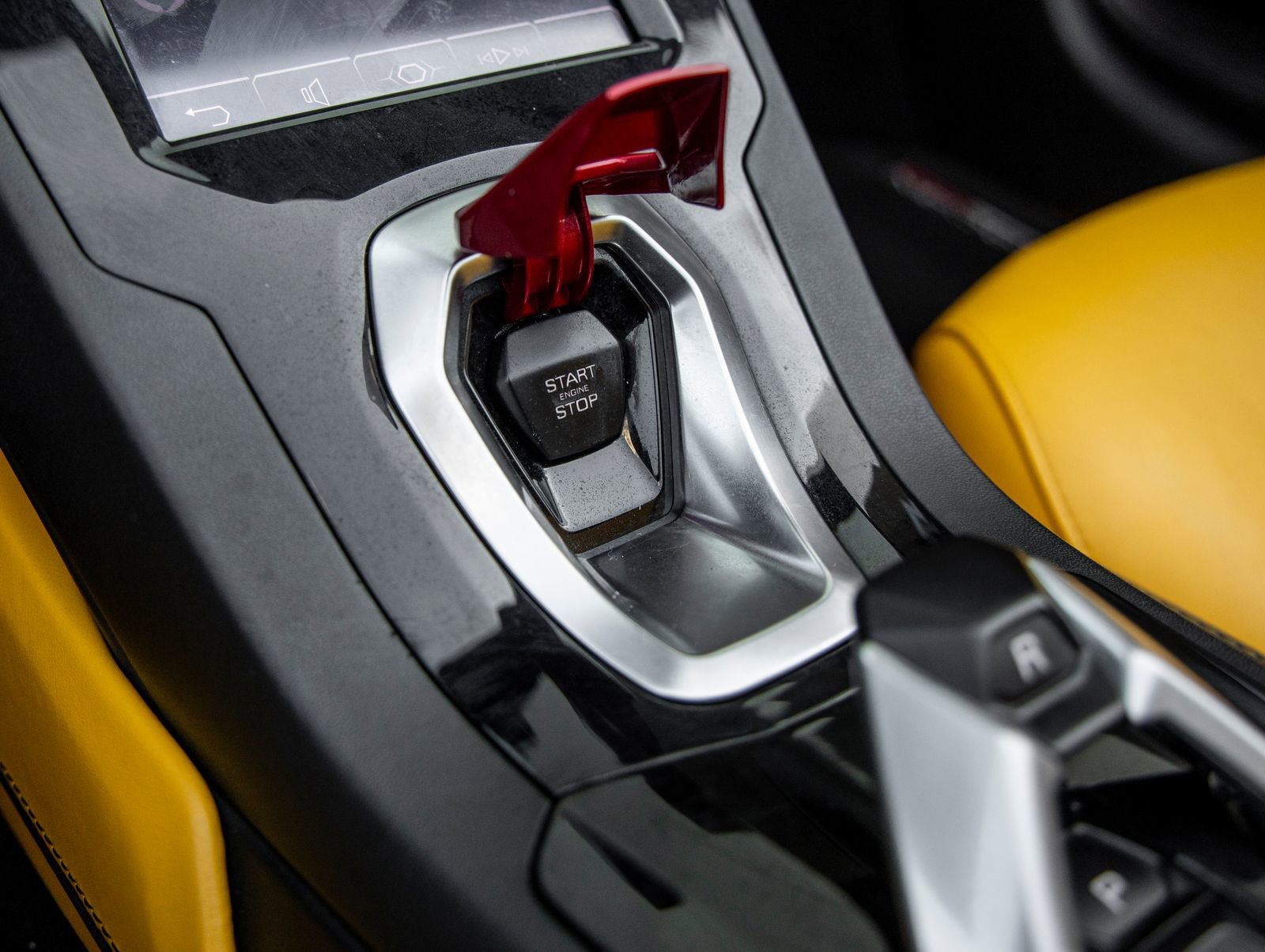 Used 2020 Lamborghini Huracan EVO image 33